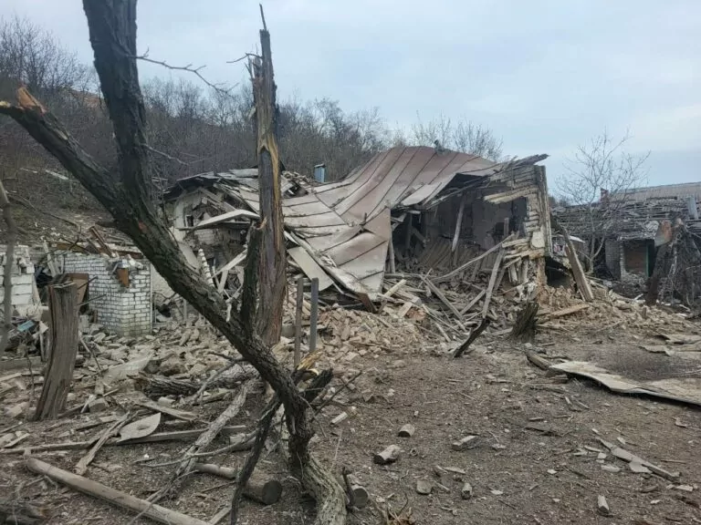 Росіяни випустили по Куп’янську сім КАБів: троє людей поранені