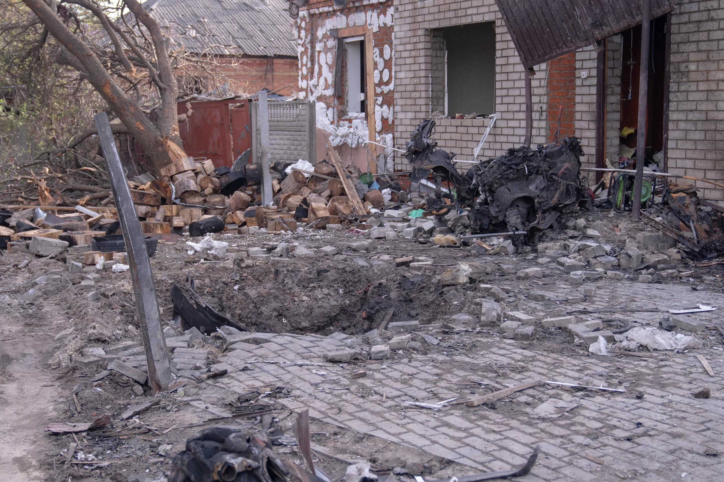 Impact site in Saltivskyi districts after Russian attack on April 30