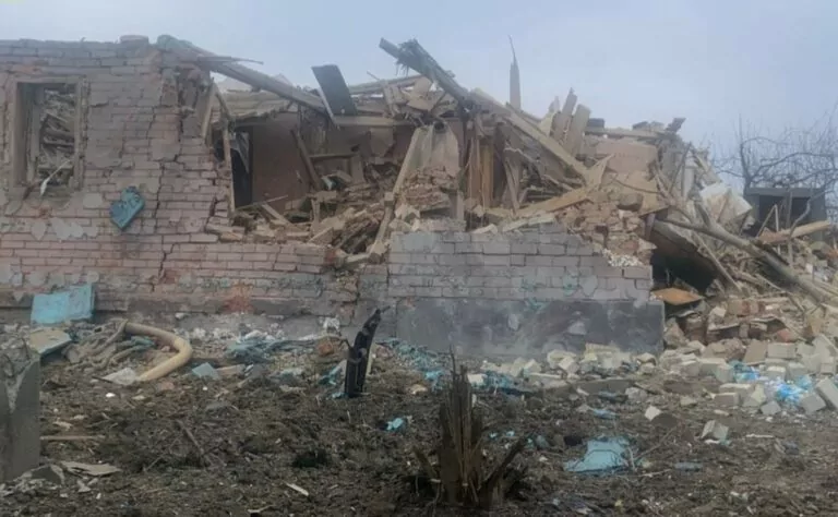 Удар авіабомби прийшовся по приватному домогосподарству: деталі обстрілу Дергачівської громади