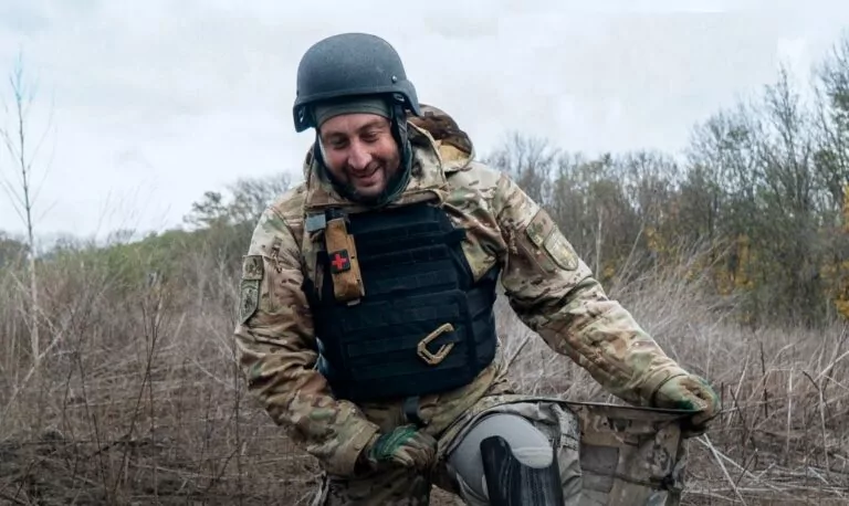 Український сапер, який втратив ногу, продовжує розміновувати землі Харківщини
