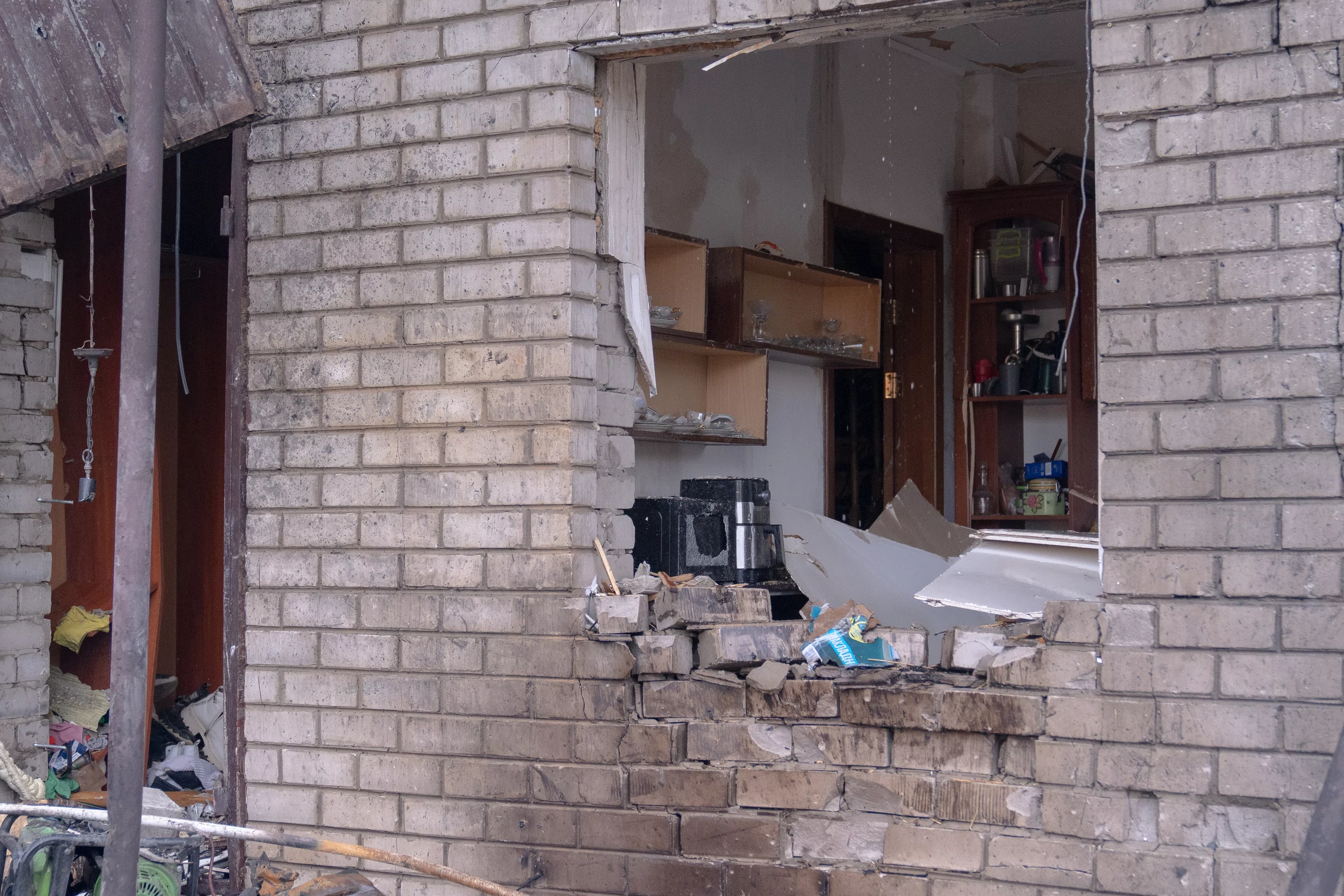 Damaged houses in Saltivskyi districts after Russian attack on April 30