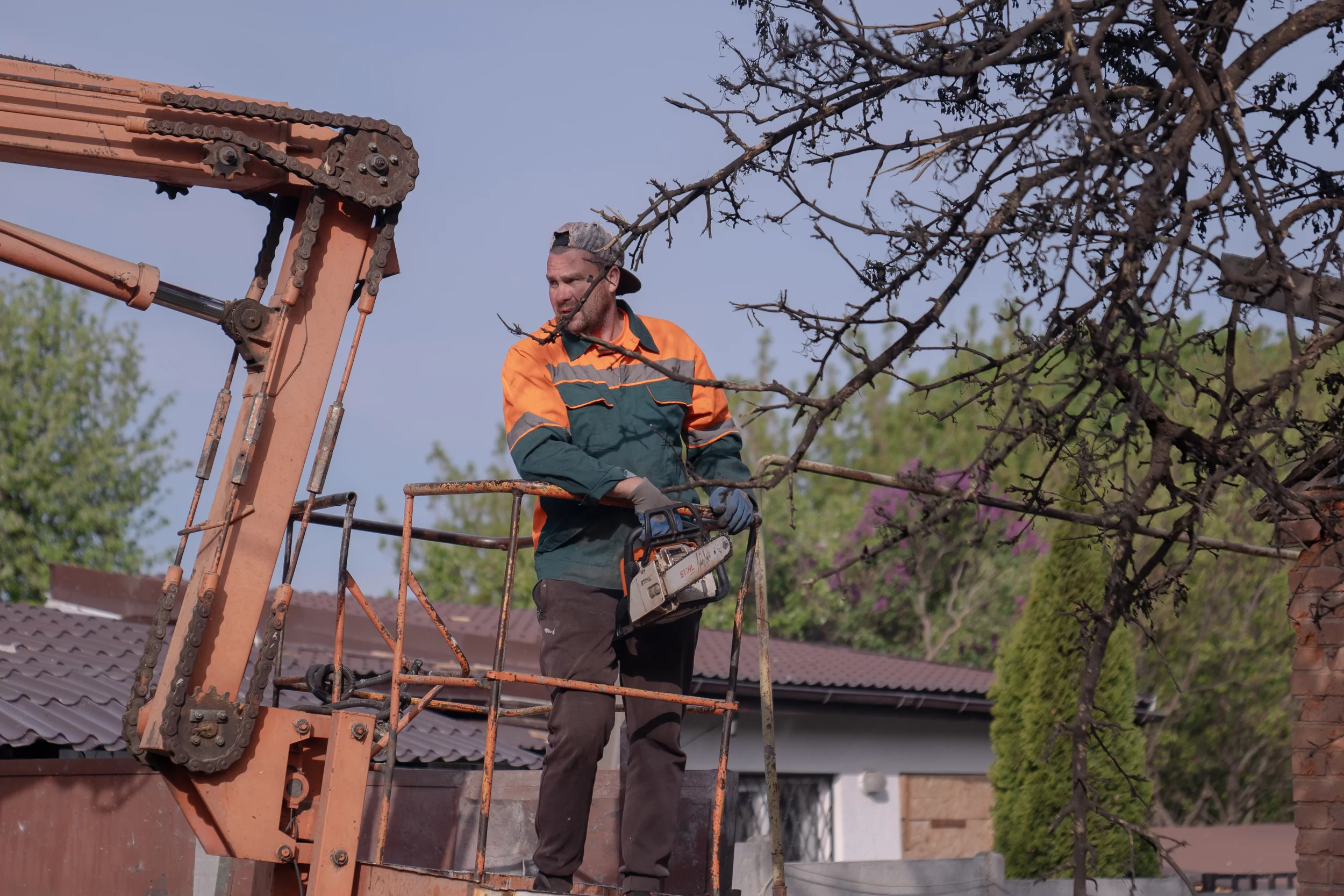 Municipal workers, volunteers, and residents are repairing the damage in Saltivskyi districts after Russian attack on April 30