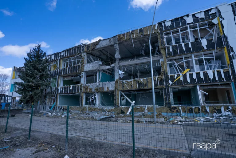 Як виглядає ліцей у Старому Салтові після обстрілу, який відбудовували за 200 мільйонів гривень — фото