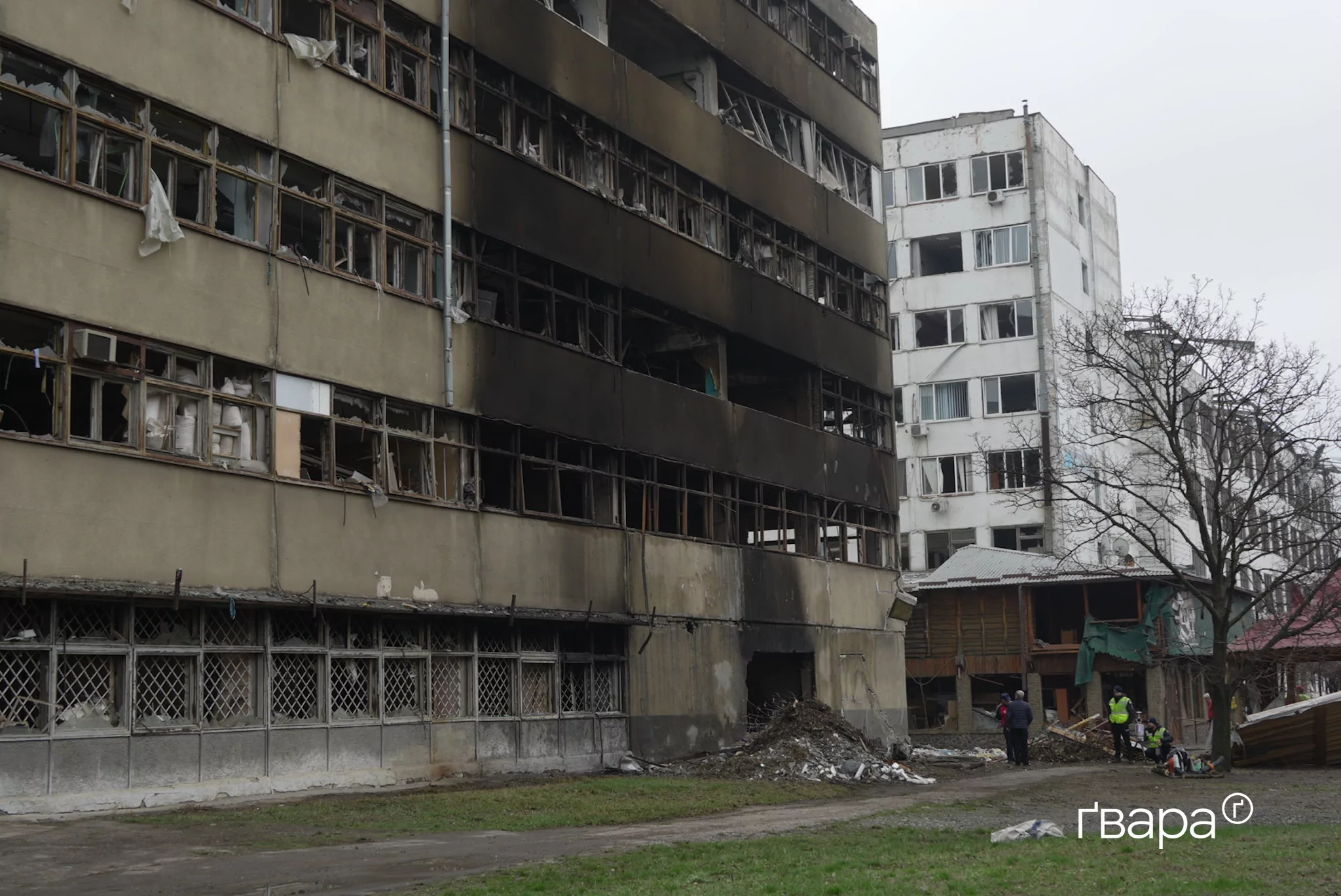 зображення до посту: У Холодногірському районі Харкова усувають наслідки масованої атаки дронів — фото