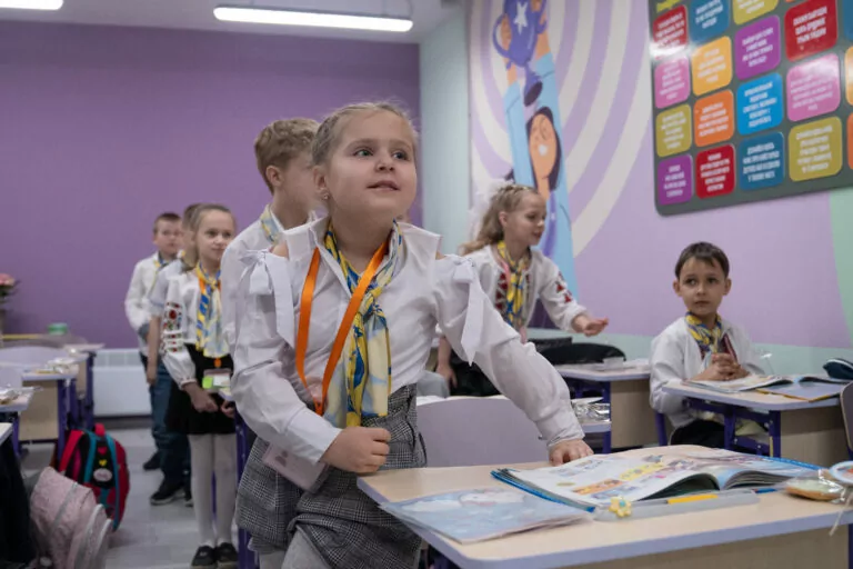 Як у центрі Харкова відкрили четверту підземну школу у місті — фото