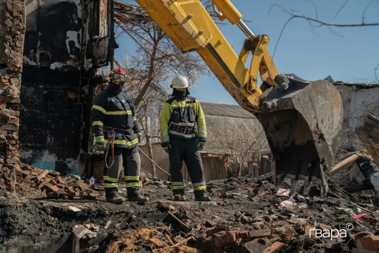 У Харкові ще одна людина лишається під завалами багатоквартирного будинку
