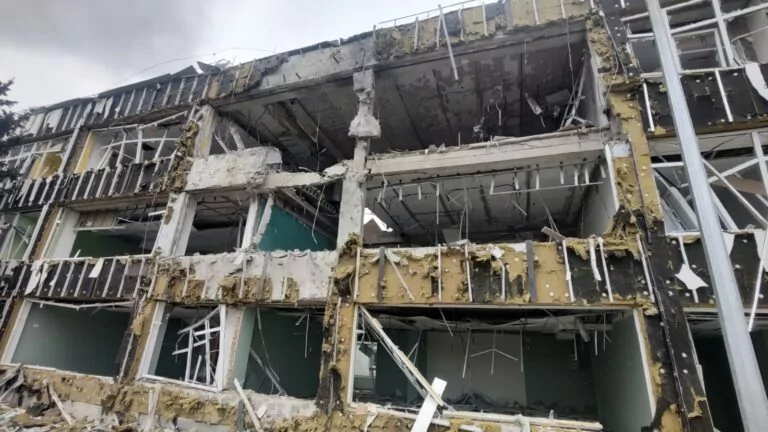 На Харківщині за пів року після завершення бойових дій можуть відновити 12 закладів освіти
