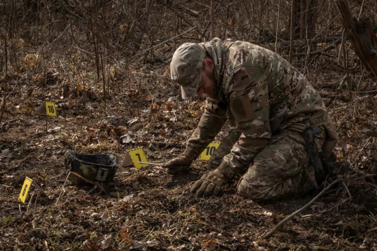 “War won’t end until we find them and bury them.” Video: Search for soldiers killed in Russia-Ukraine war
