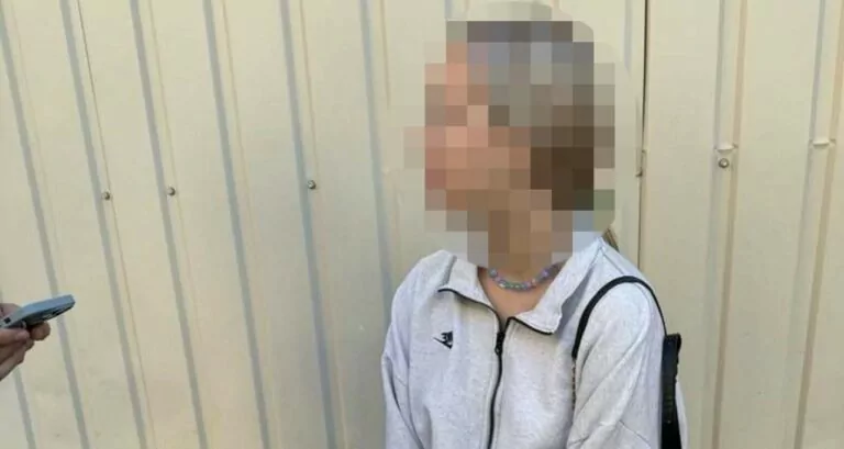 У Харкові затримали школярку, яка, ймовірно, підпалювала військові автівки