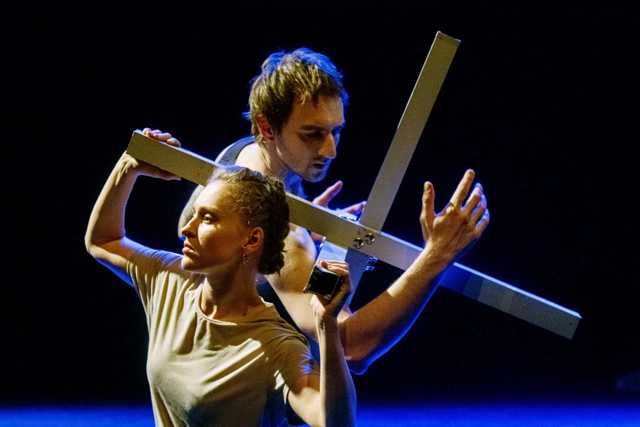 Nina Khyzhna and Artem Vusyk performing, 2024
