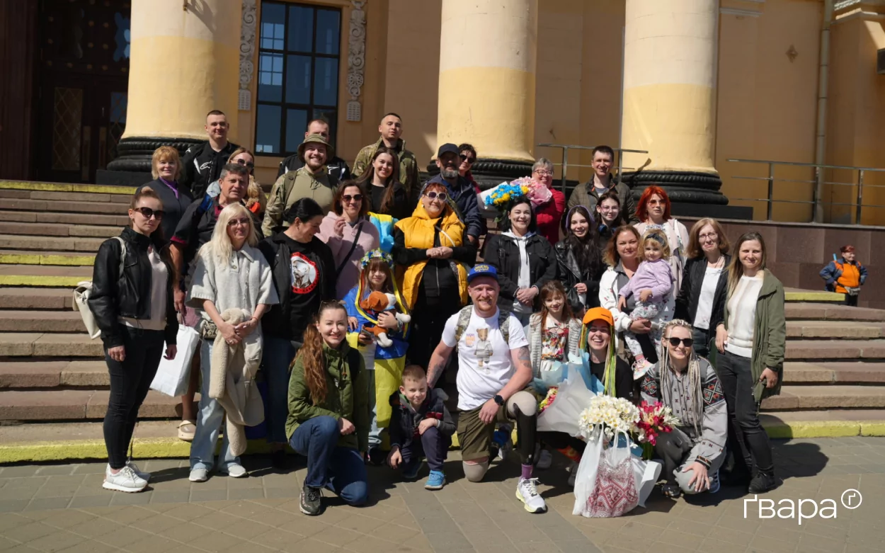 зображення до посту: Після понад року полону і кількох місяців реабілітації до Харкова повернувся військовий Вячеслав Кутʼїн — фото