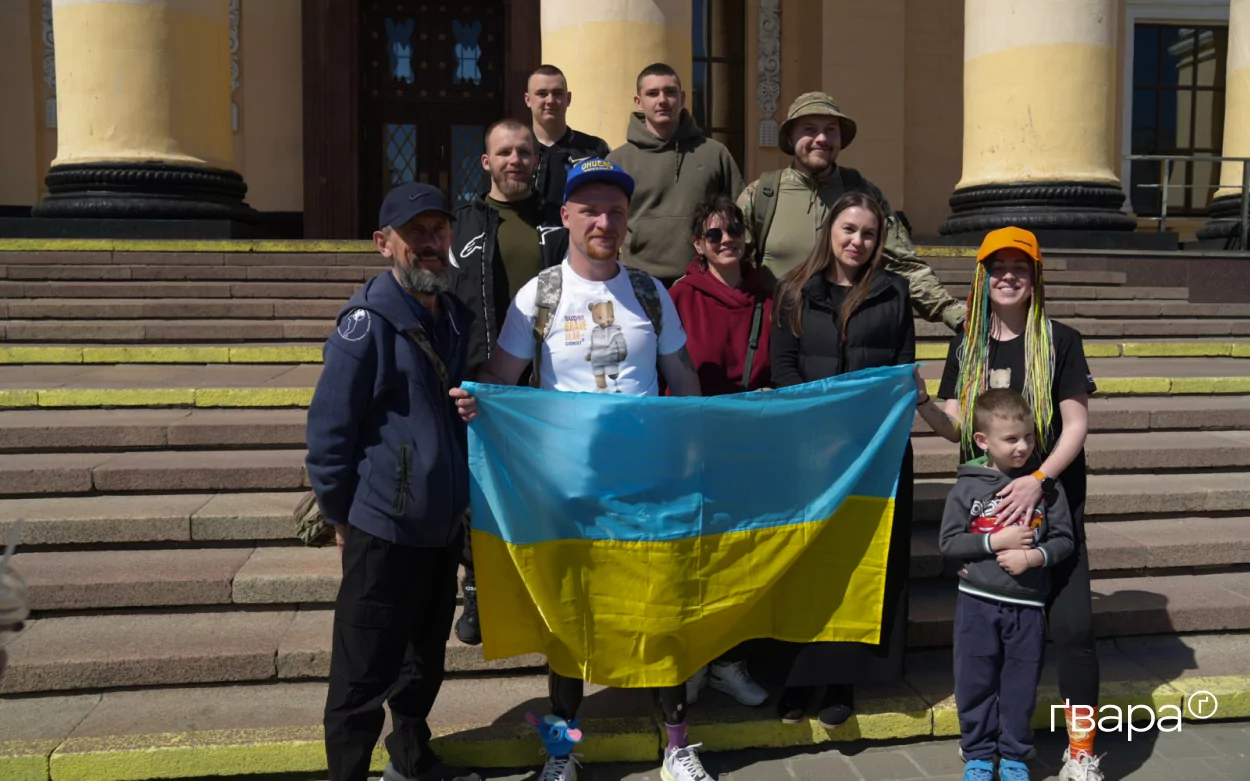 зображення до посту: Після понад року полону і кількох місяців реабілітації до Харкова повернувся військовий Вячеслав Кутʼїн — фото