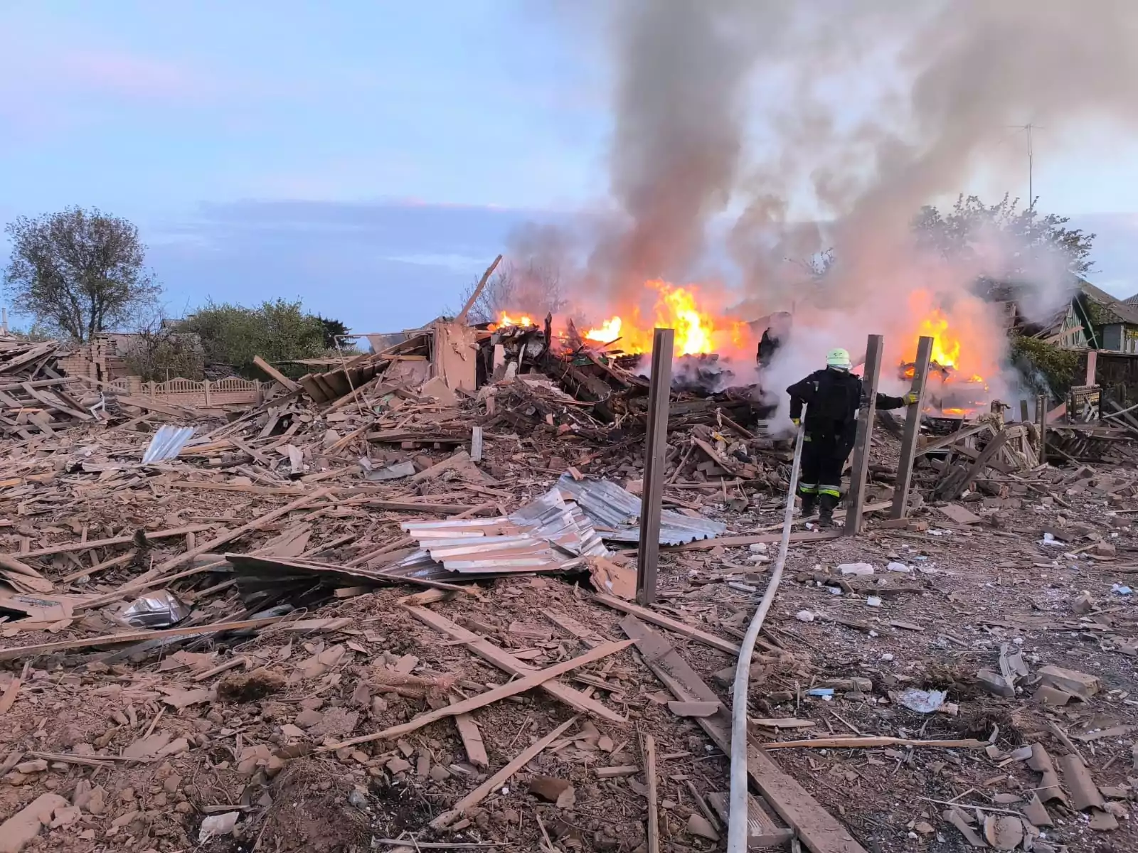 Aftermath of Russian attack on Zolochiv, May 5