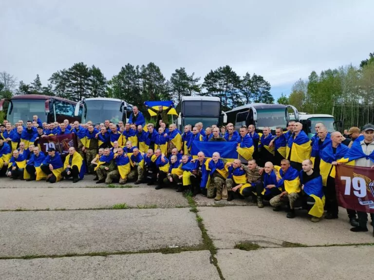Україна повернула з полону 205 військових 