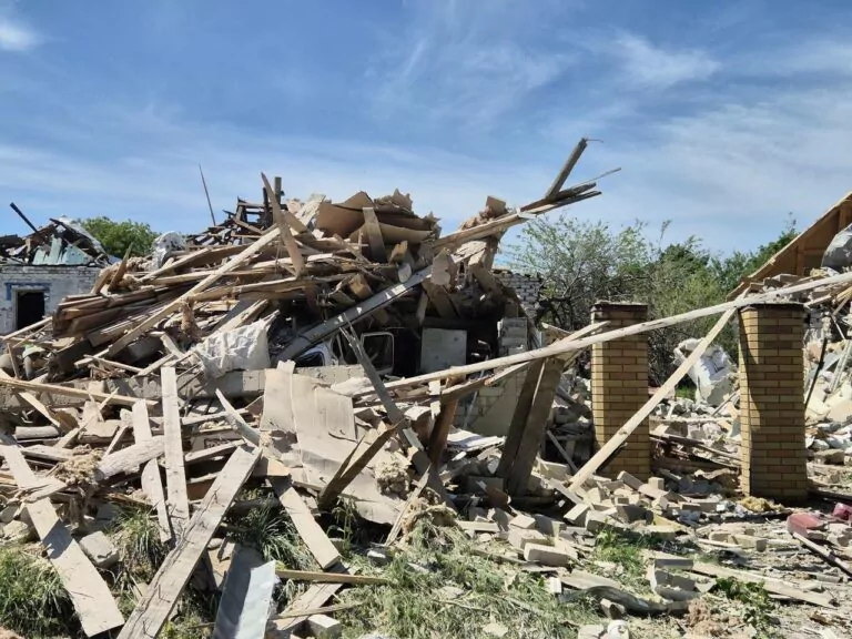 Росіяни вдарили по будинку в Куп’янську, двоє людей загинули