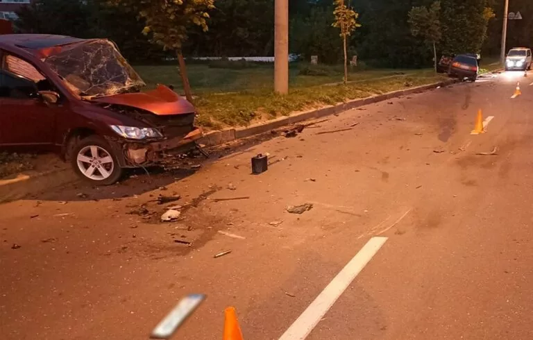 Внаслідок ДТП у Харкові загинула людина, ще троє постраждали 