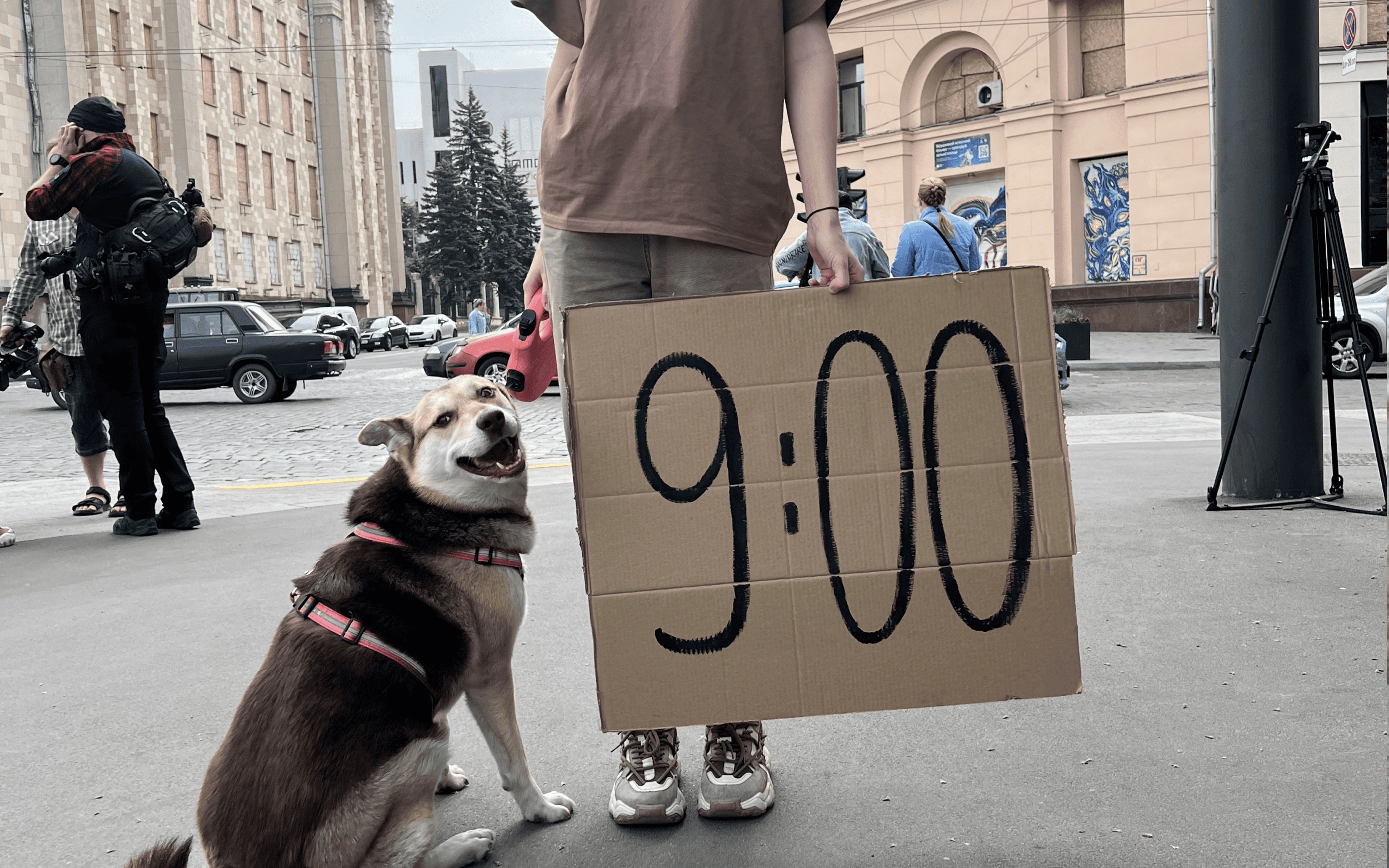 Moment of silence in honor of Iryna Tsybukh, the call sign “Cheka,” in Kharkiv on May 29