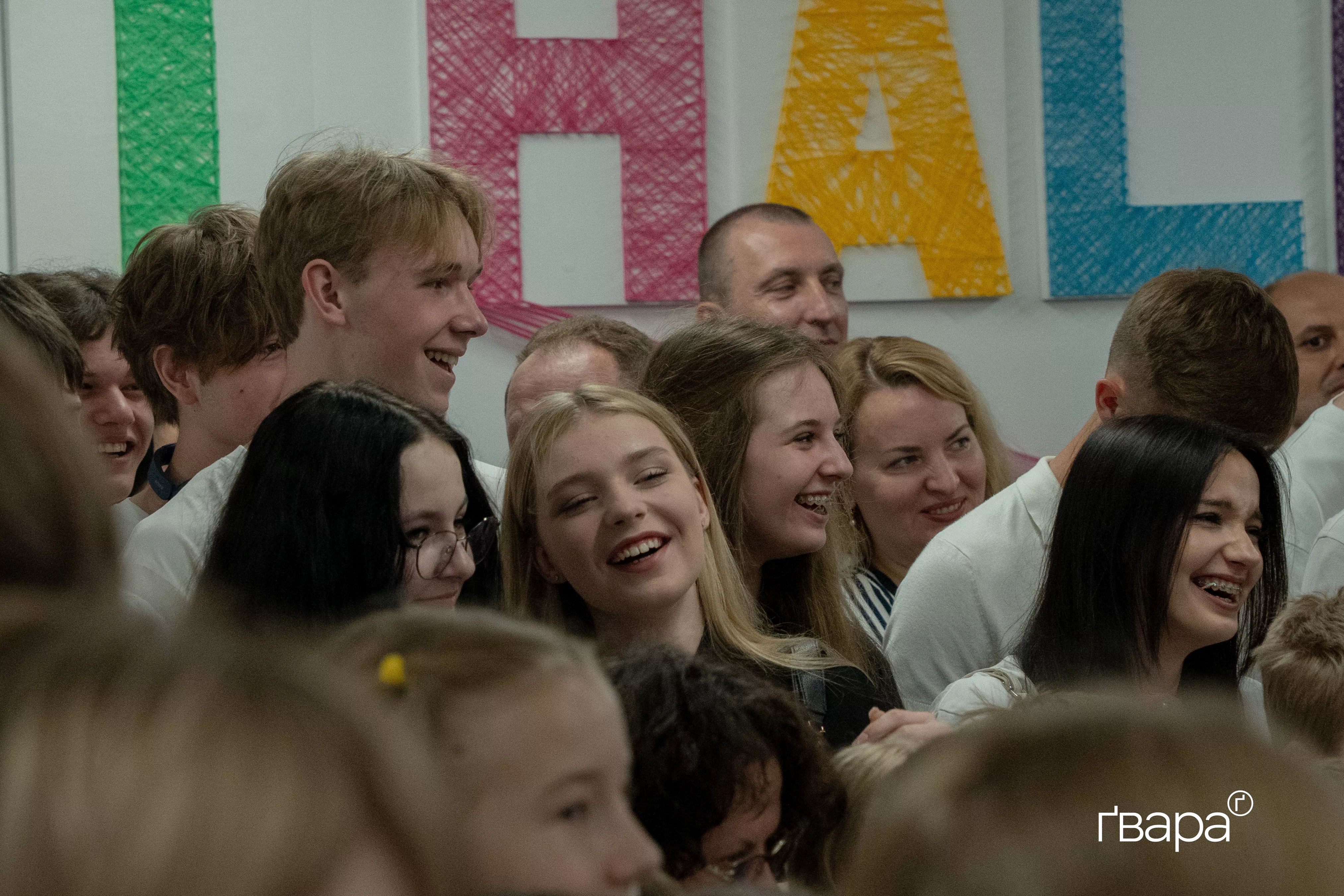 зображення до посту: «Ми йшли довго і різними шляхами»: як у Харкові пройшов останній дзвоник — фото