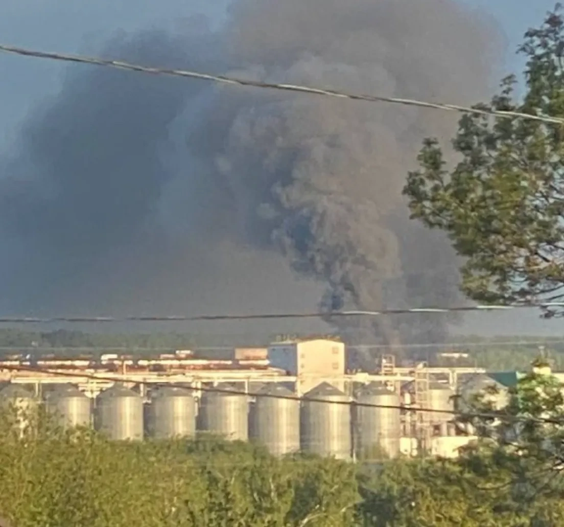 Fire in the main building of the Optical Fiber Systems company in Saransk. April 7