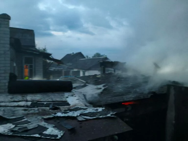 В Ізюмі російські дрони вдарили по приватному сектору: є постраждалі