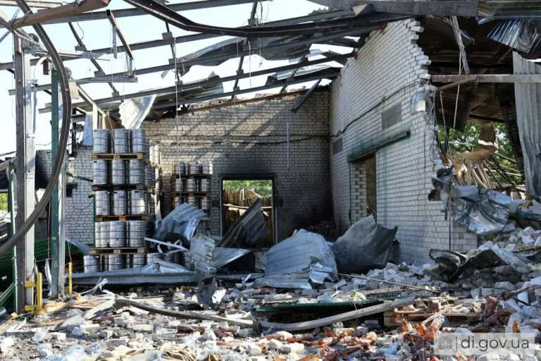 Росіяни вдарили з РСЗВ по Дергачах, є постраждалий