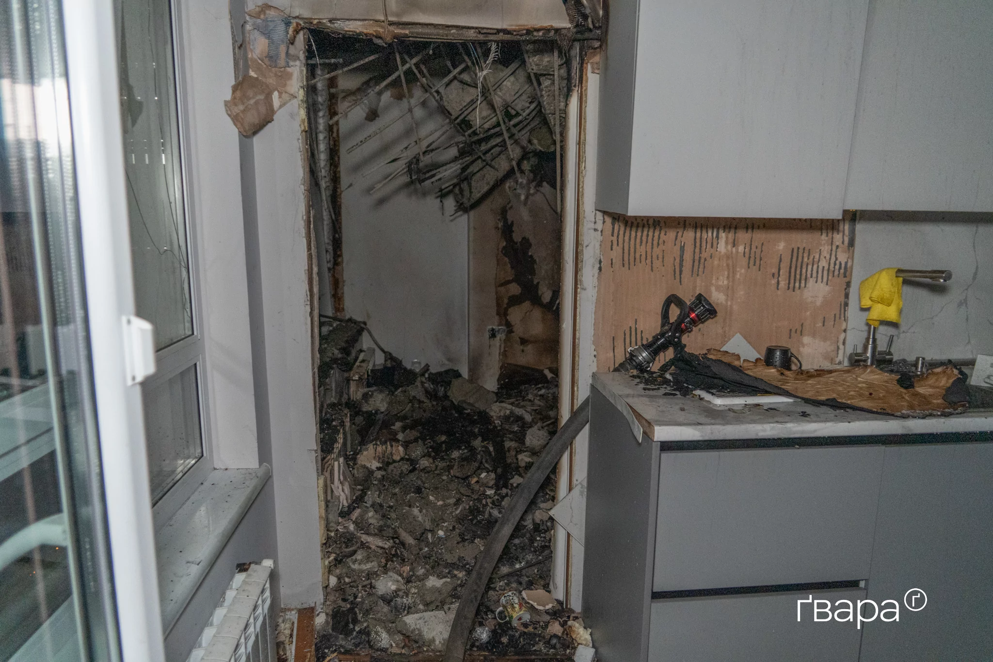 зображення до посту: Російські БпЛА влучили у багатоповерхівки Слобідського району Харкова, постраждали 18 людей — фото