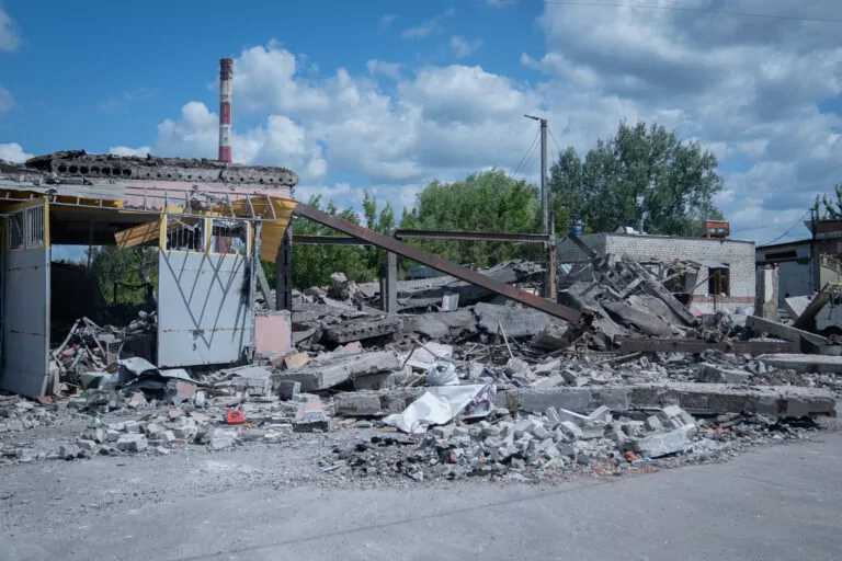 Наслідки атаки безпілотників у передмісті Харкова — фото