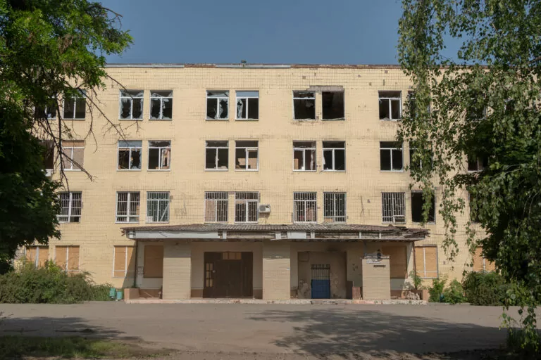 Наслідки ранкової атаки ракетами та безпілотниками у Харкові – фото