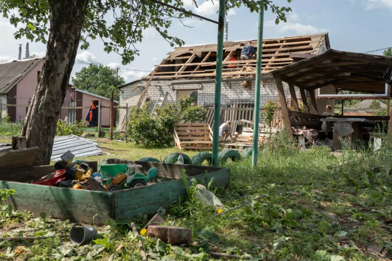 Russian forces attack Kharkiv with drones, missiles, injuring 5 adults and 1 child (Photos)