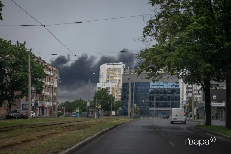 Рятувальники виявили тіло людини на підприємстві у Київському районі – оновлено