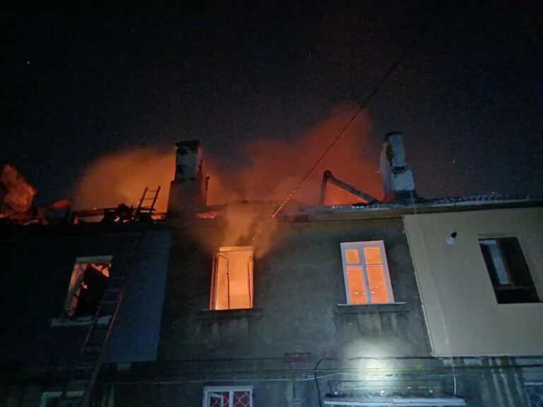 Під завалами внаслідок масованої атаки на Харків можуть перебувати люди 