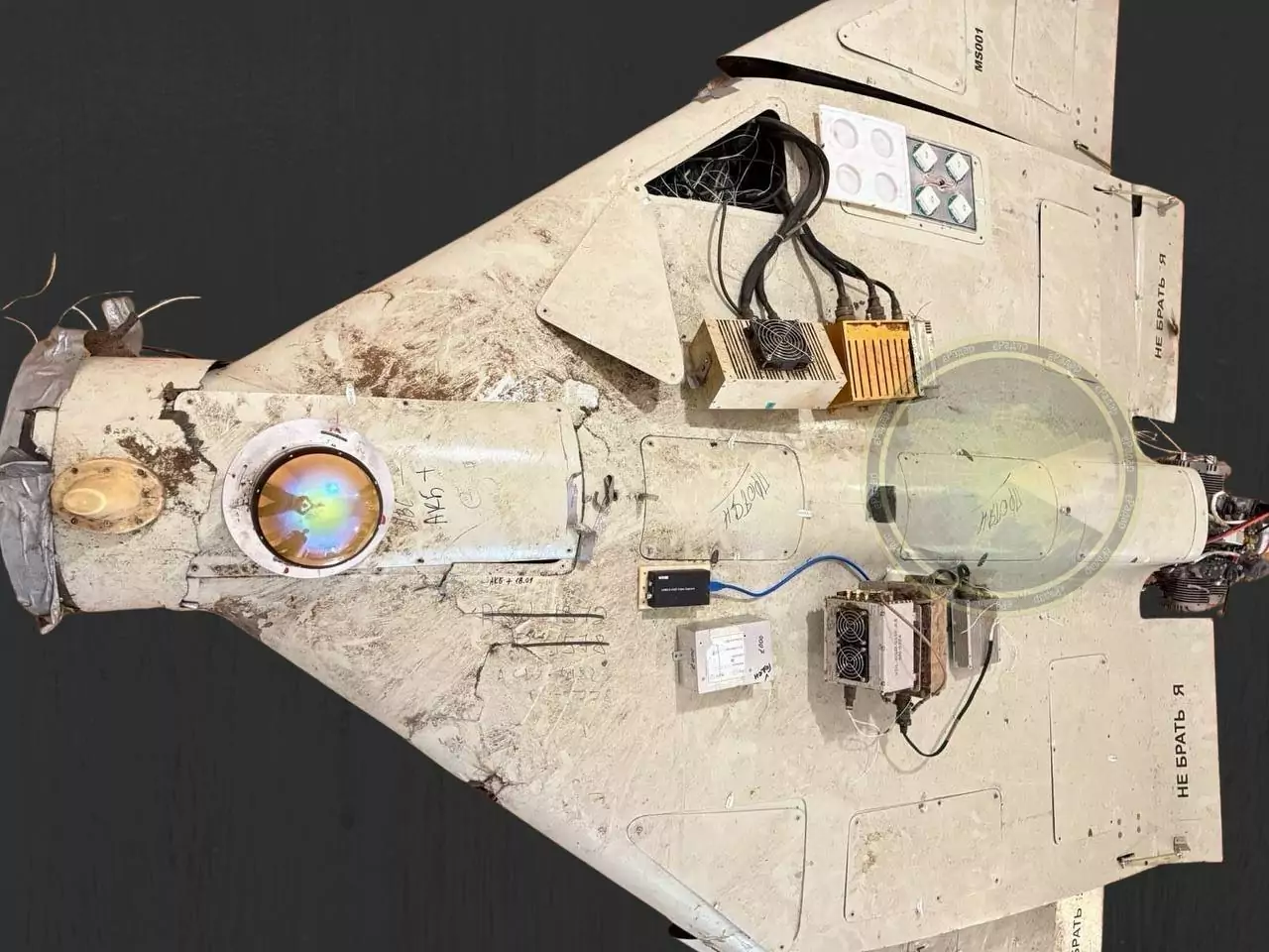 Wreckage of a Russian Shahed-136 with a thermal imaging camera, June 2025