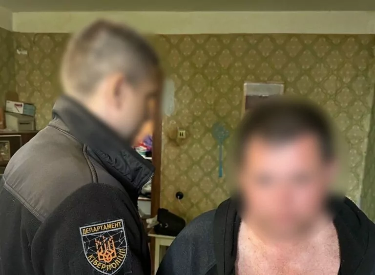 Харків’яни пропонували допомогу з працевлаштуванням за кордоном: поліція повідомила про підозру в шахрайстві
