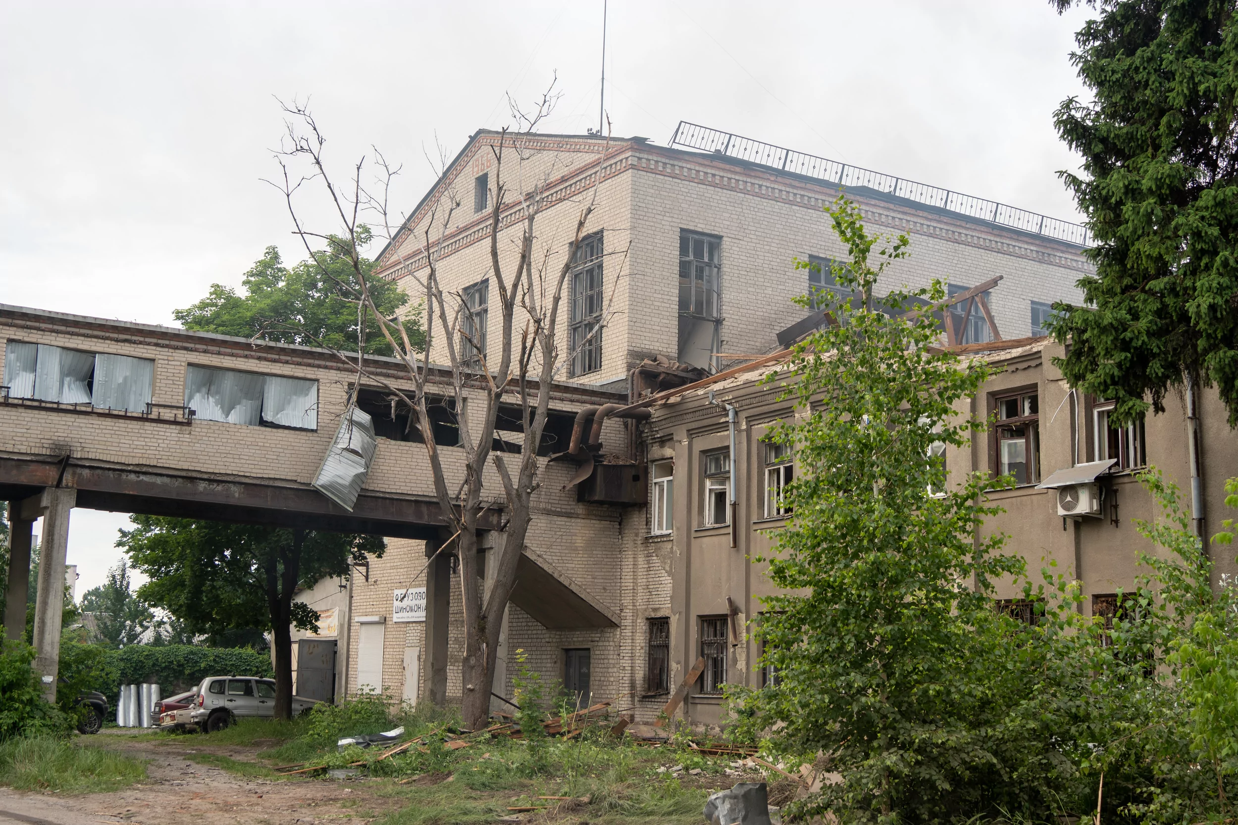 Damaged building after Russian attack on Novobavarskyi district on June 4