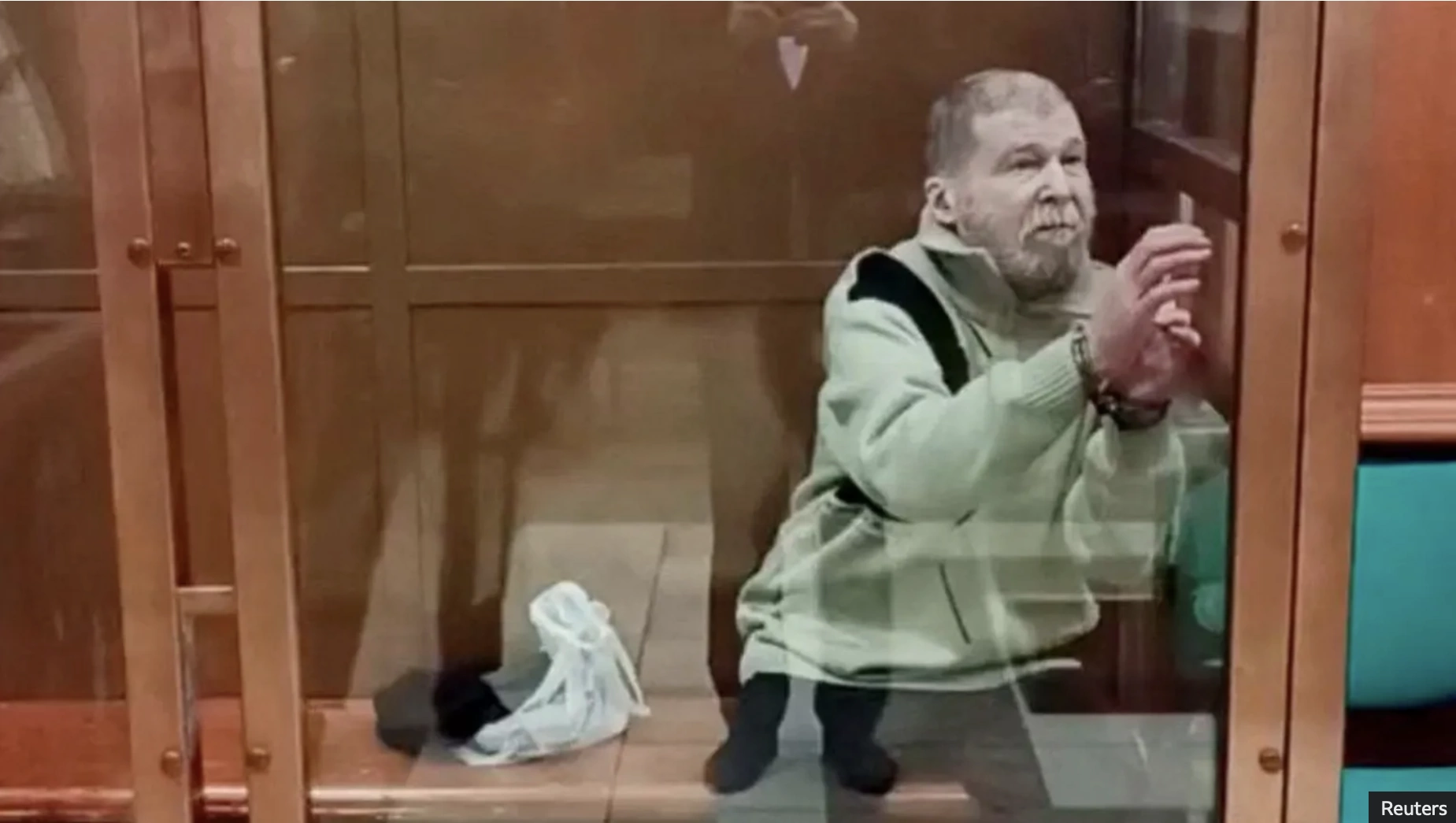 Stephen Hubbard is sitting in a defendants’ glass box in the Moscow courtroom / Photo: Reuters