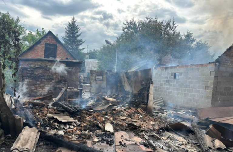 На Харківщині чоловік отримав опіки внаслідок влучання FPV-дрона в будинок