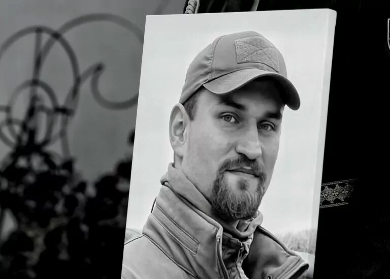 У Києві попрощалися із загиблим пілотом F-16 з Харкова Максимом Устименком