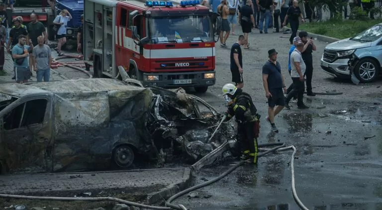 Наслідки удару РФ по Шевченківському району Харкова — фото