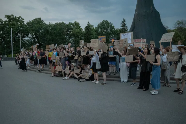 “Those who are honest have nothing to fear.” How Kharkiv protested against law destroying anti-corruption agencies’ independence (Photo)