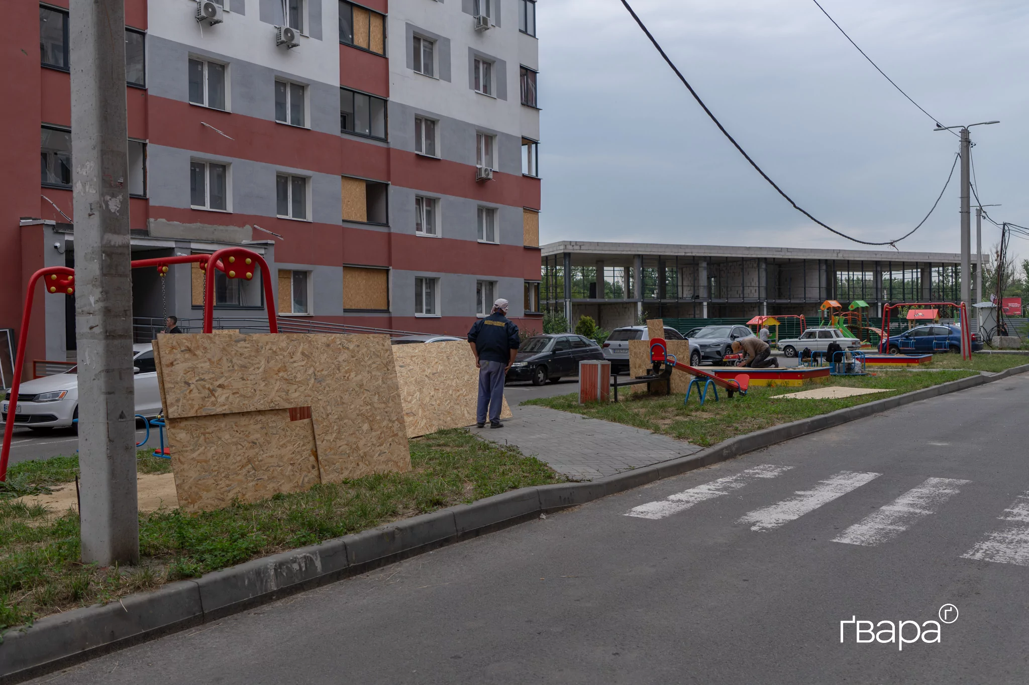 зображення до посту: Наслідки обстрілу Київського району Харкова безпілотниками — фото