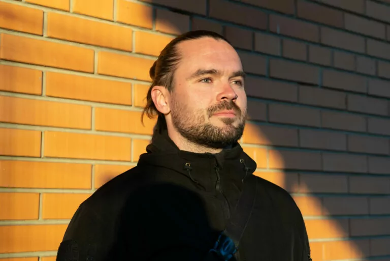 «Ти залишаєшся голосом цієї епохи»: поет та військовий Іван Сенін розповів, як війна змінила його твори