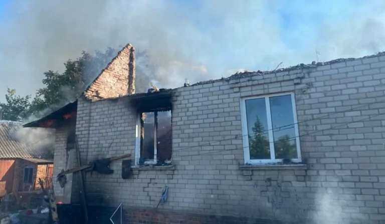 На Харківщині через російські обстріли дві людини загинули, ще п’ятеро постраждали