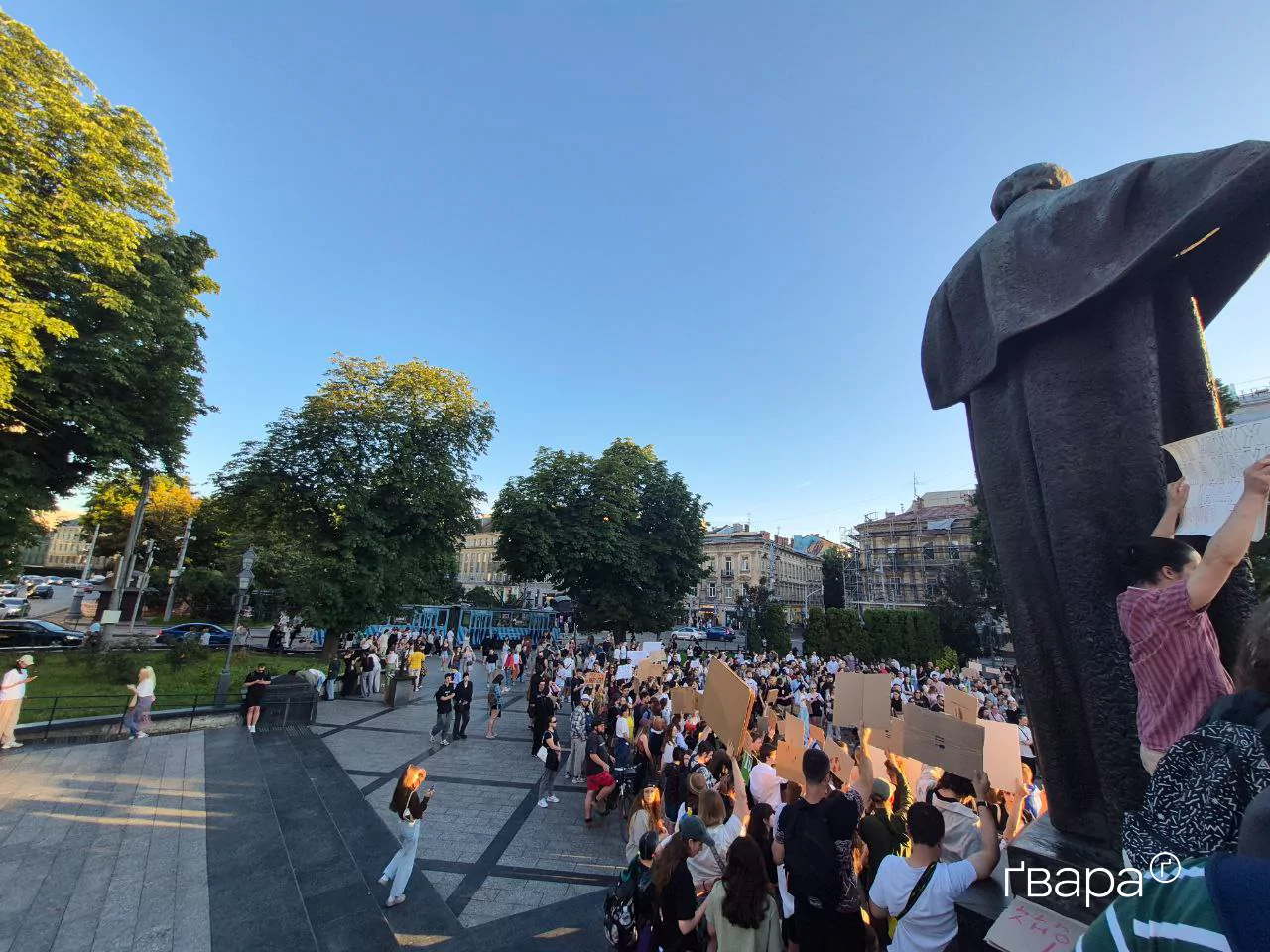 зображення до посту: «Вето на закон»: у містах України проходять мітинги проти закону, що обмежує незалежність НАБУ та САП