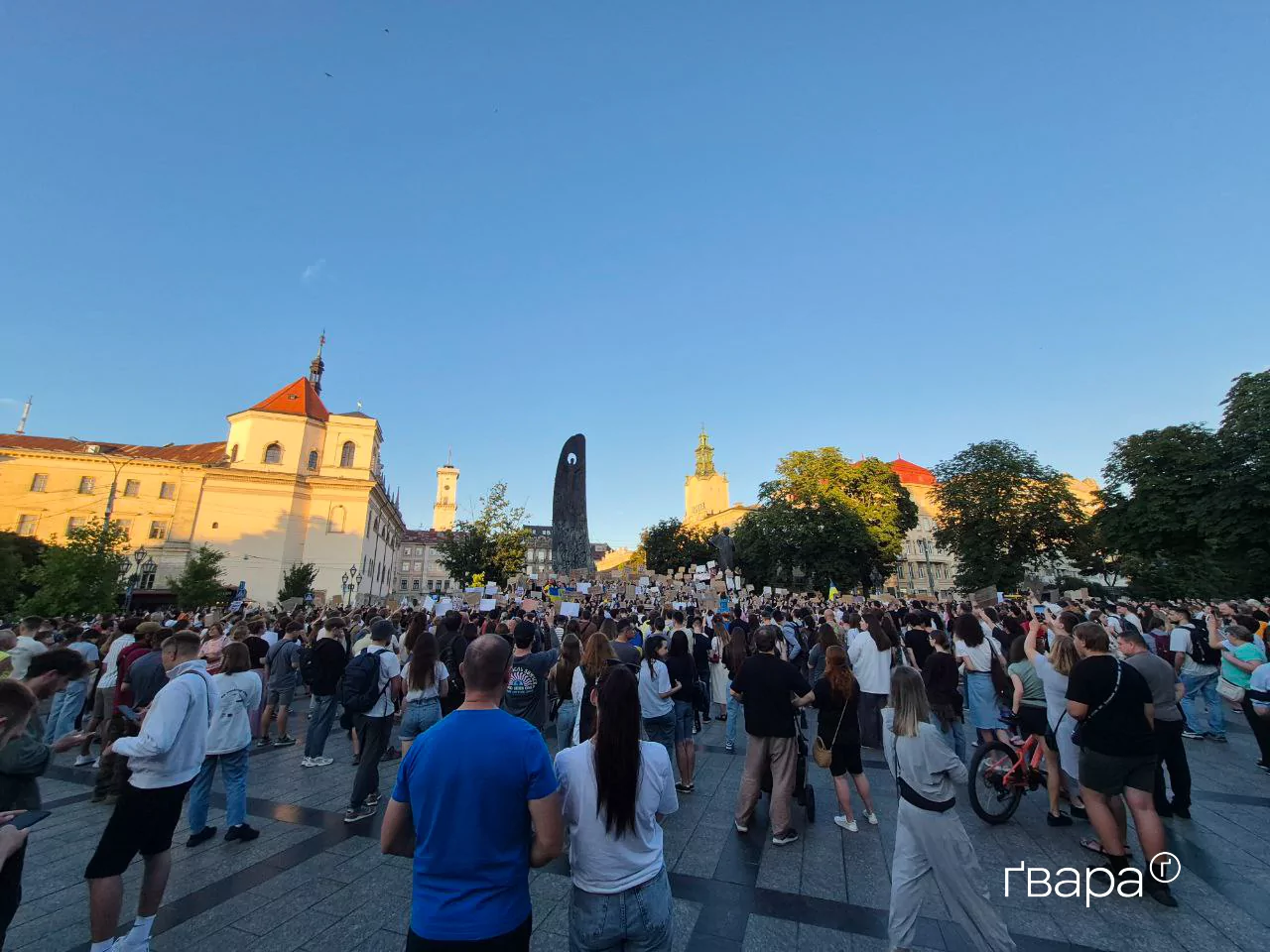 зображення до посту: «Вето на закон»: у містах України проходять мітинги проти закону, що обмежує незалежність НАБУ та САП
