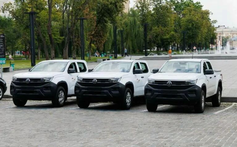 Німеччина передала автомобілі для прифронтових громад Харківщини