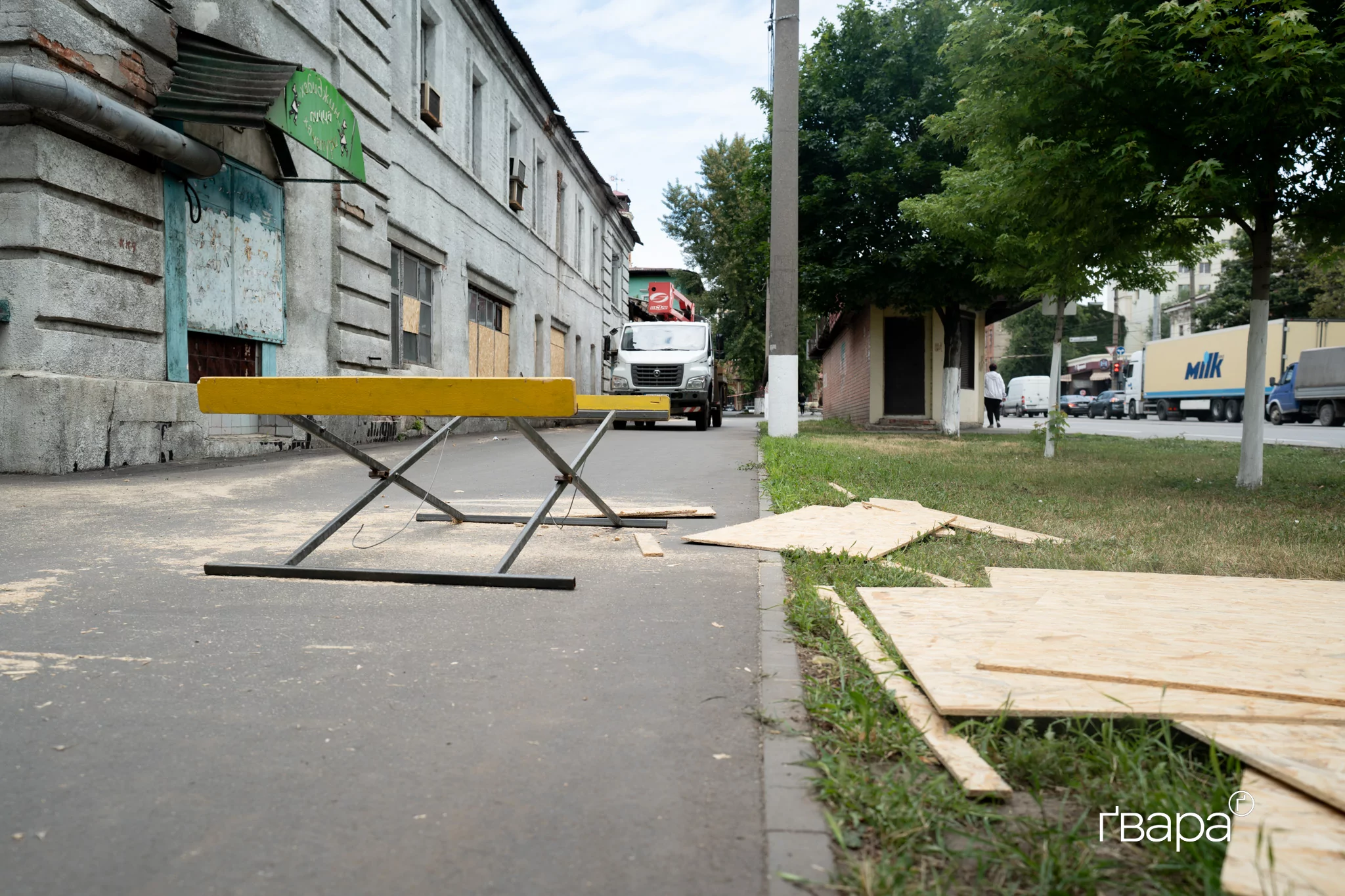 зображення до посту: Наслідки нічного обстрілу Новобаварського району Харкова — фото