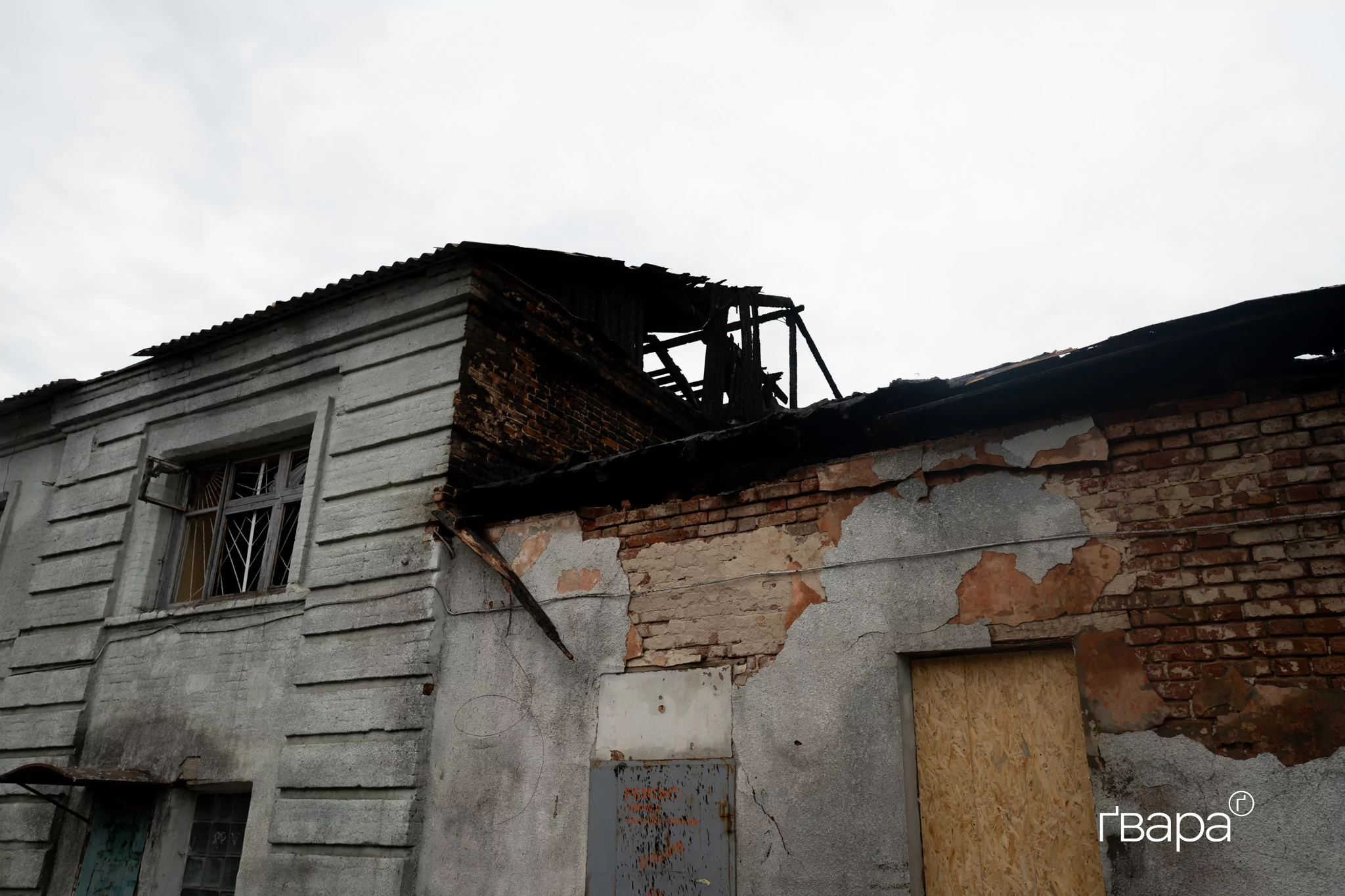 зображення до посту: Наслідки нічного обстрілу Новобаварського району Харкова — фото