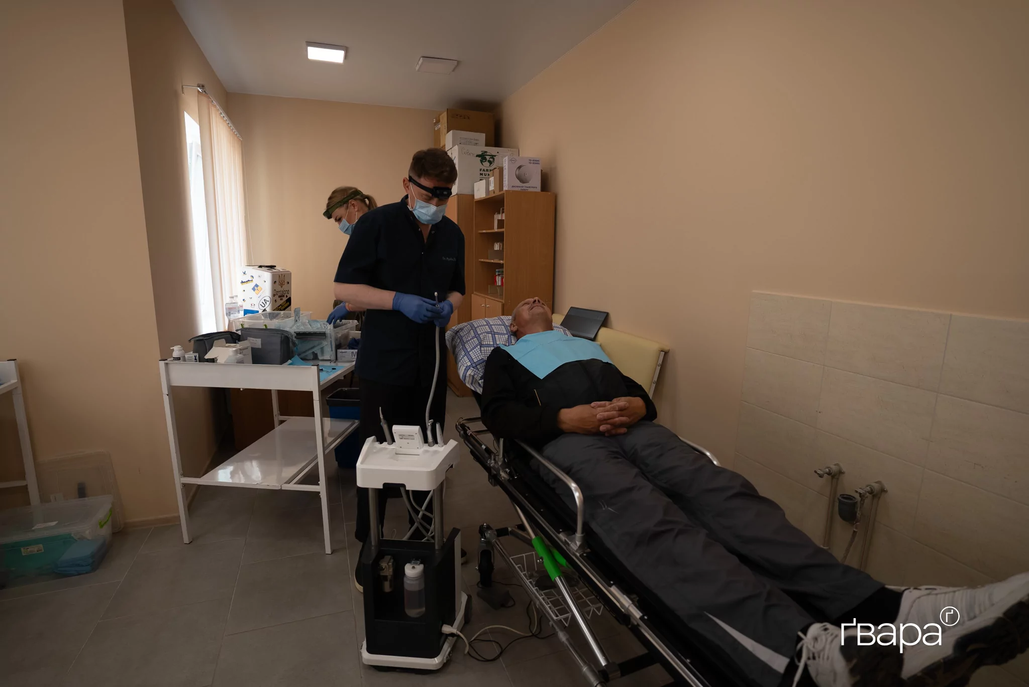 зображення до посту: «Бути з вами у цій війні». Литовські лікарі допомагають мешканцям деокупованої Харківщини