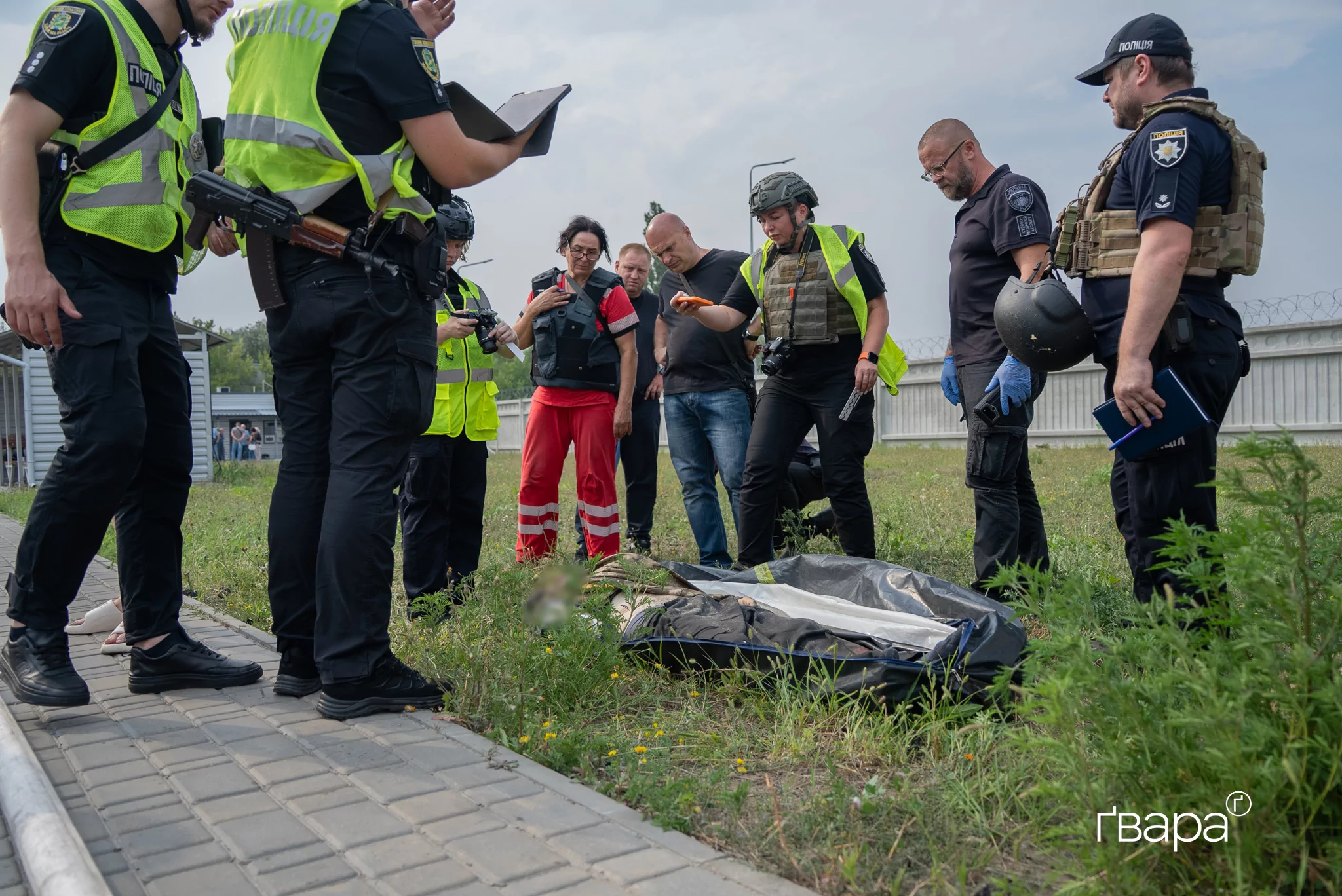 зображення до посту: Наслідки російського удару по логістичному підприємству у селищі Васищеве — фото