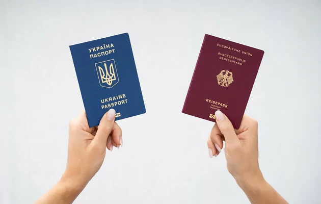 зображення до посту: Множинне громадянство: що зміниться для українців та іноземців, які хочуть отримати другий паспорт